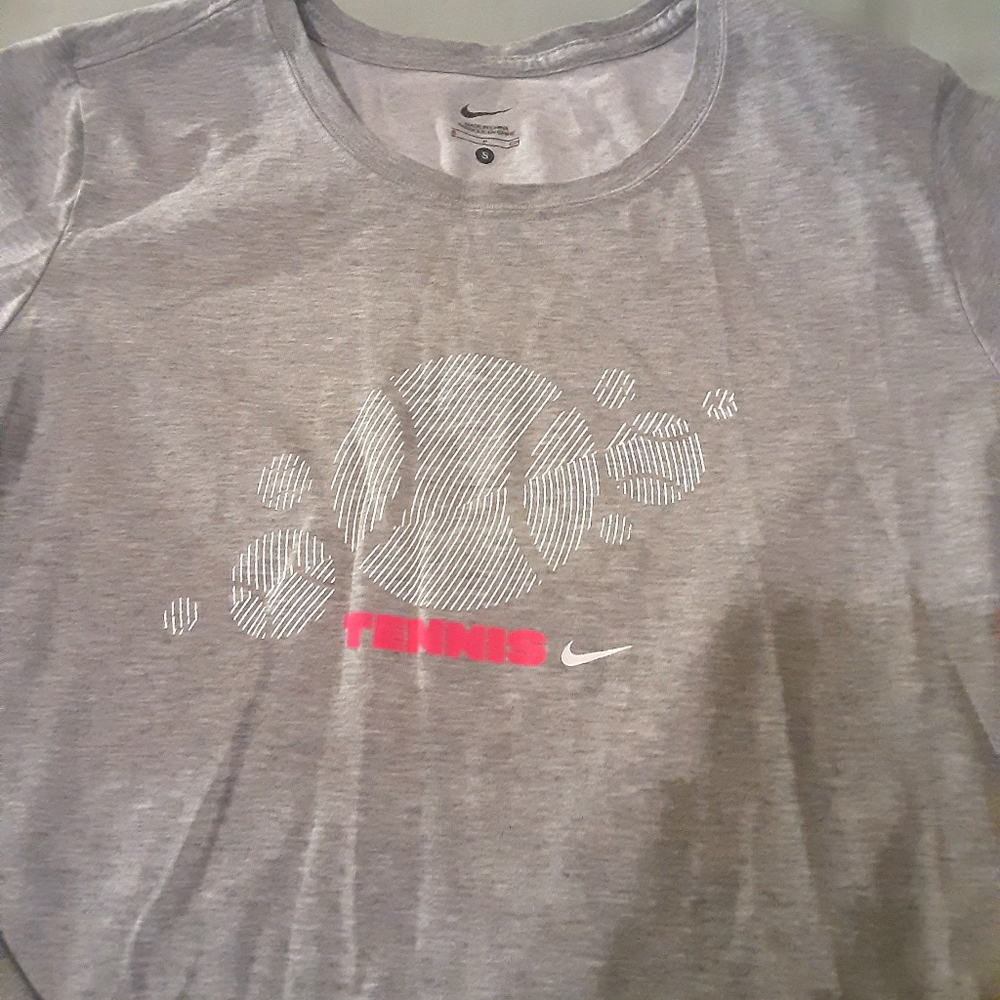 🎾NIKE tennis shirt MINT condition DRY FIT Sz S